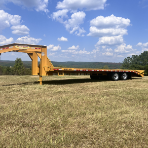 10-Ton Gooseneck Dovetail DG1030DE in Caterpillar Yellow