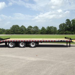 30-Ton Tri-Axle Dovetail Trailer CP3030DA